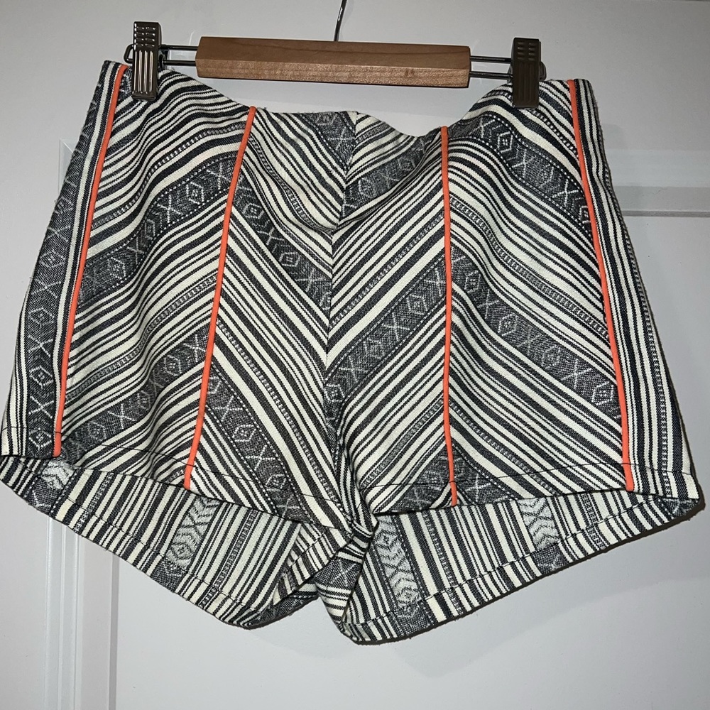Billy by Flying Tomato shorts